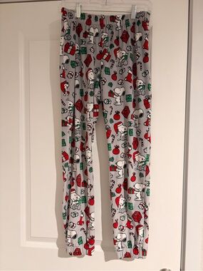 Women’s Holiday Snoopy Pajama Pants - Gray with Red & Green